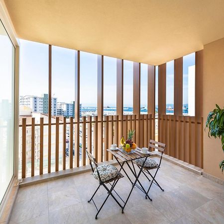 Bentley Holiday Apartments - West One Gibraltar Buitenkant foto
