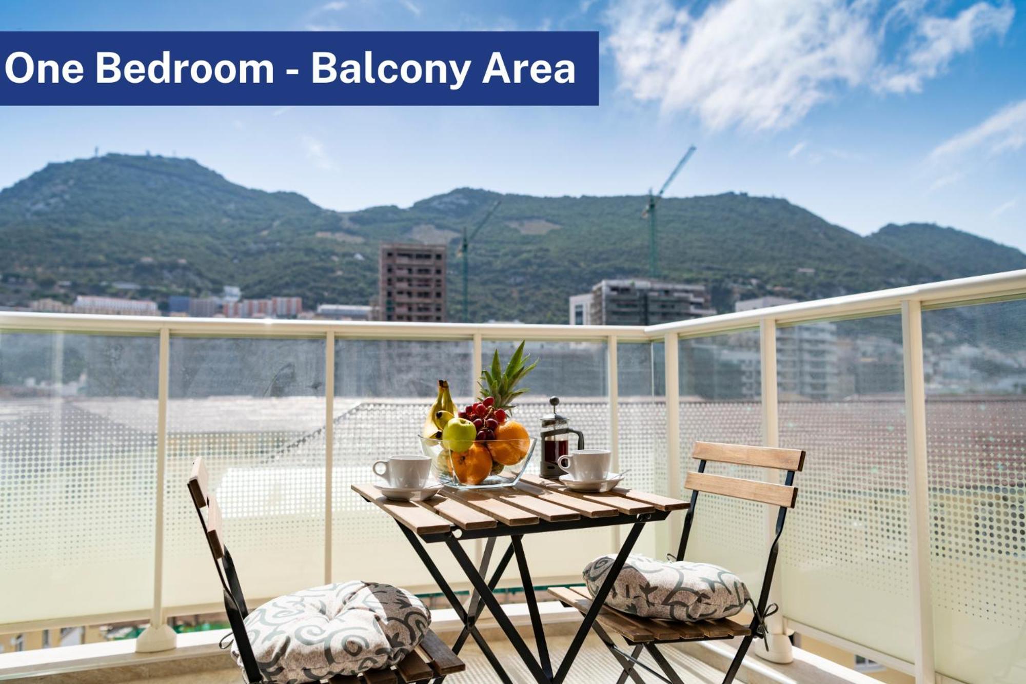 Bentley Holiday Apartments - West One Gibraltar Buitenkant foto